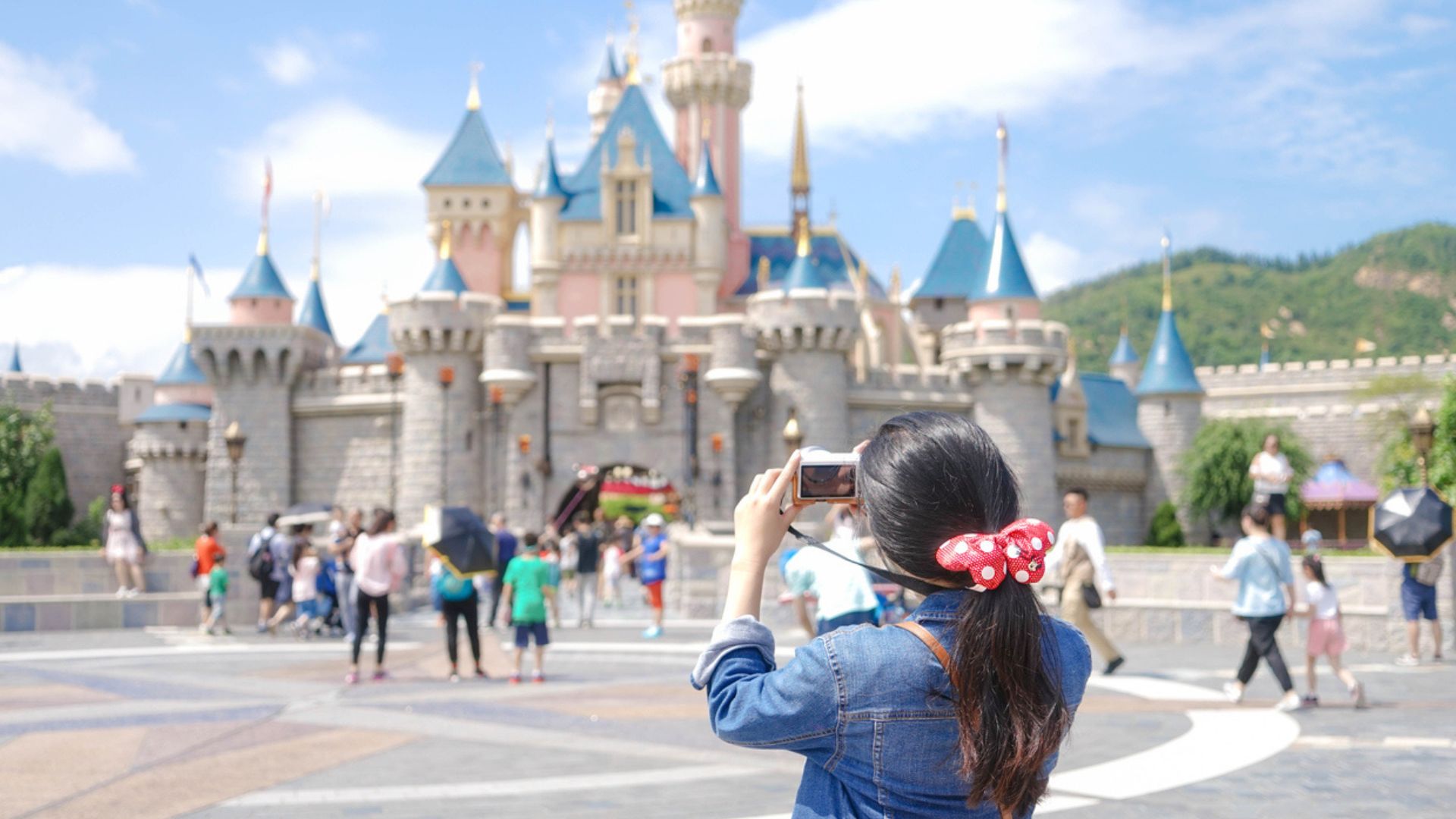 Going to Disney: 5 money-saving hacks for planning a cheap Disneyland trip