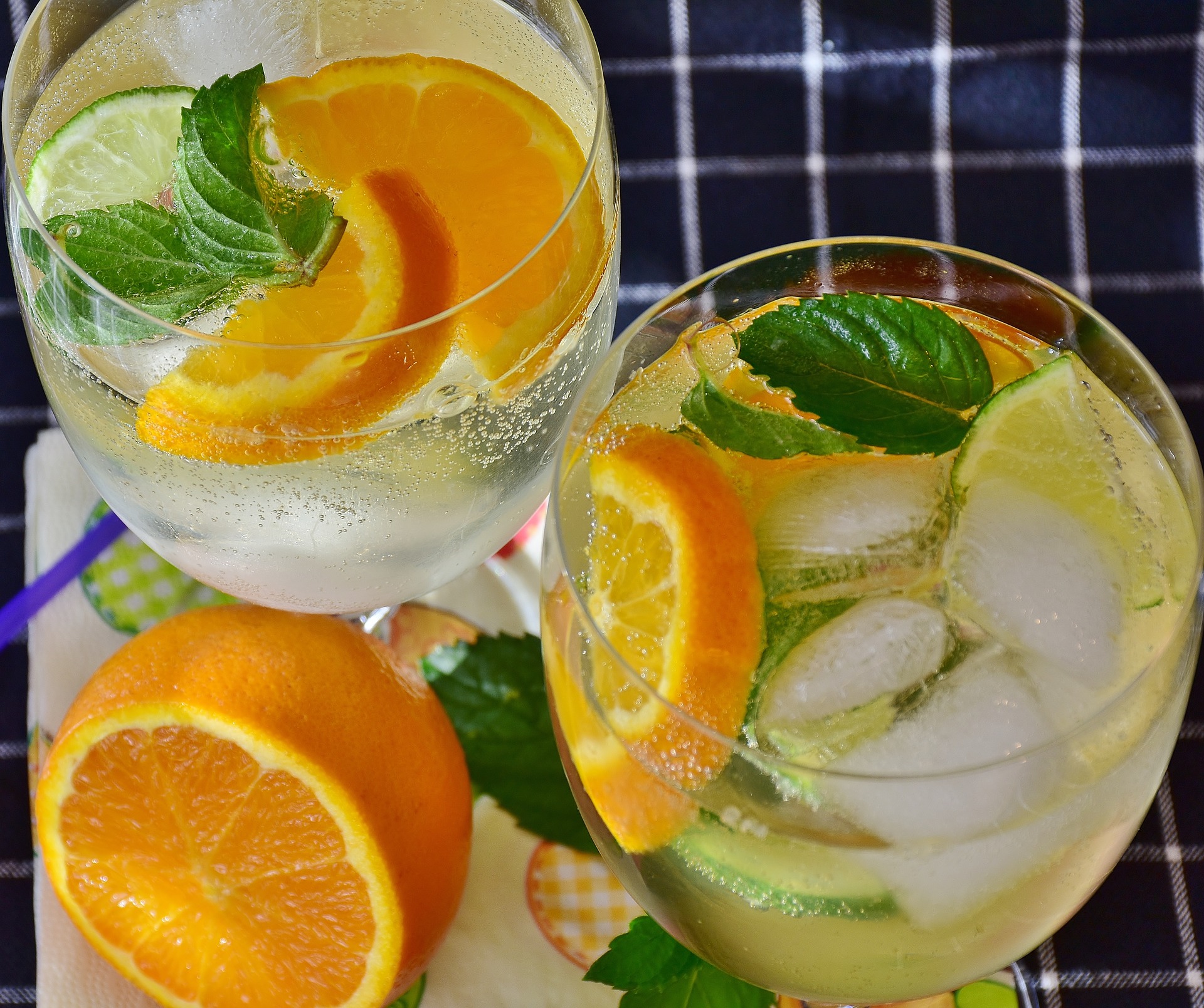 5 easy summer drinks (with non-alcoholic variations)
