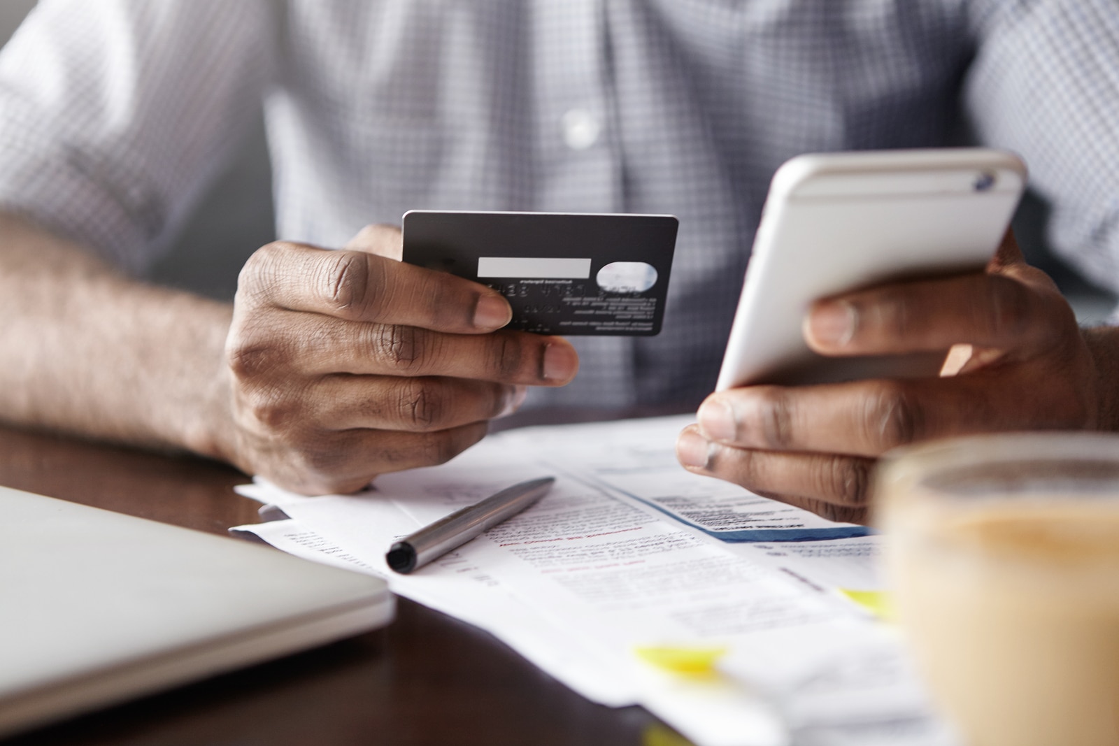 The top 10 mobile commerce advantages and disadvantages
