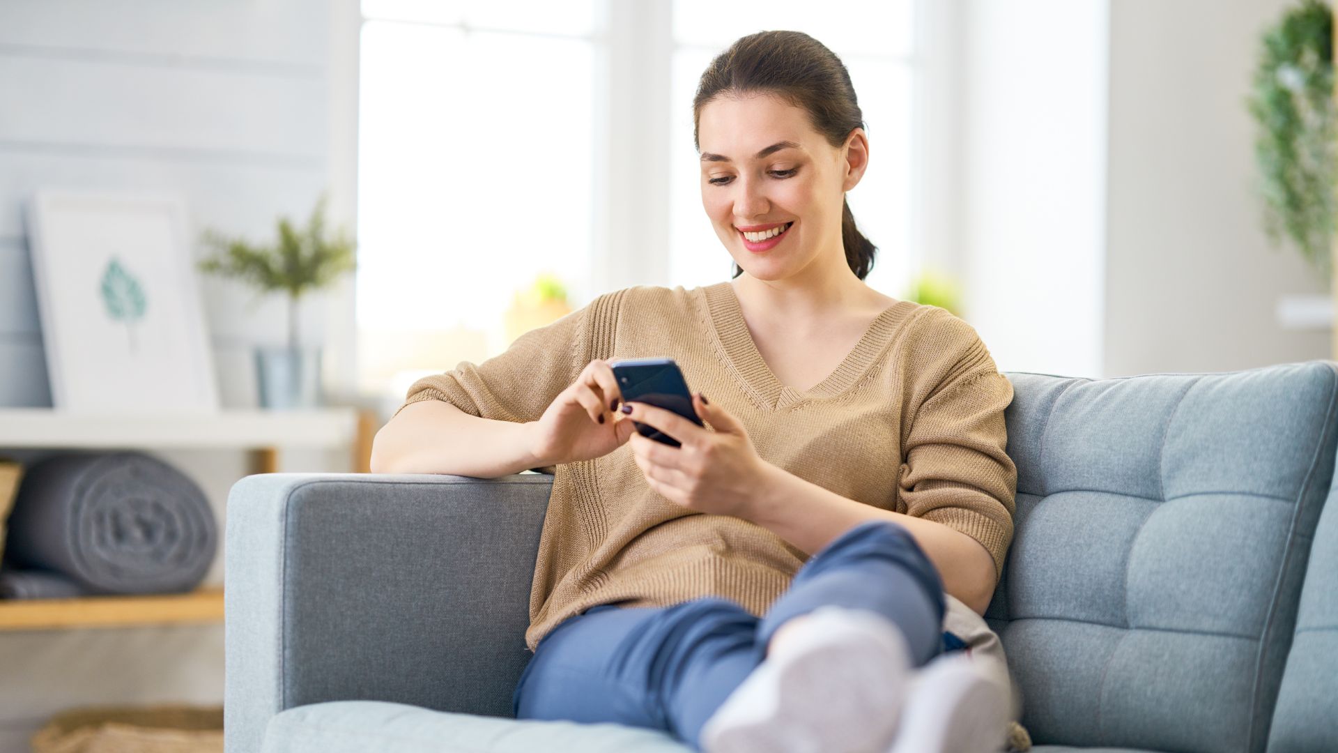 3 ways to make money from home on your phone